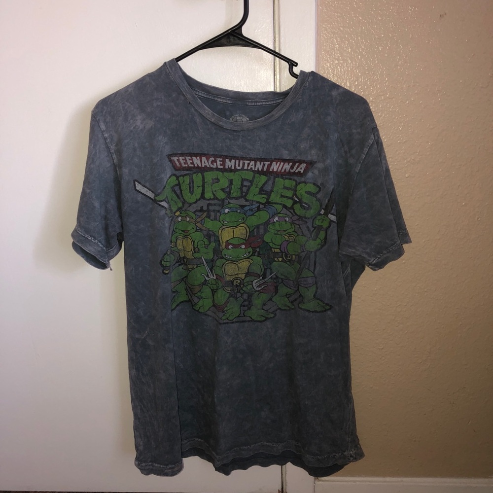 Nickelodeon TMNT shirt